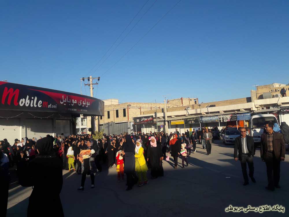 http://s7.picofile.com/file/8233925492/eshteghbal_az_shohadaye_Gomnam_5_.jpg