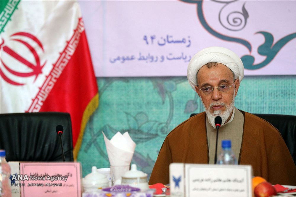 در جلسه هیأت امنای استان آذربایجان شرقی، دکتر میرزاده رئیس دانشگاه آزاد اسلامی، آیت الله دکتر هاشم زاده هریسی ، دکتر انگجی ،  علیرضا منادی سپیدان عضو کمیسیون آموزش مجلس شورای اسلامی و نماینده مردم تبریز، اسکو و آذرشهر، حجت الاسلام خدیوی نماینده رئیس دفتر نهاد نمایندگی مقام معظم رهبری در دانشگاهها و نمایندگانی از وزارت علوم و وزارت بهداشت درمان و آموزش پزشکی نیز حضور داشتند.  