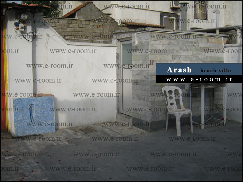 پارکینگ حیاط ویلا