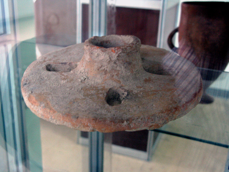 چرخ ارابه سفالی- آق تپه گنبد کاووس- موزه گرگان