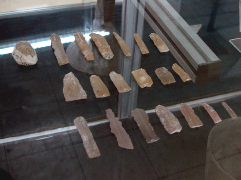 اشیای سنگی هزاره پنجم پیش از میلاد- آق تپه گنبد کاووس- موزه گرگان
