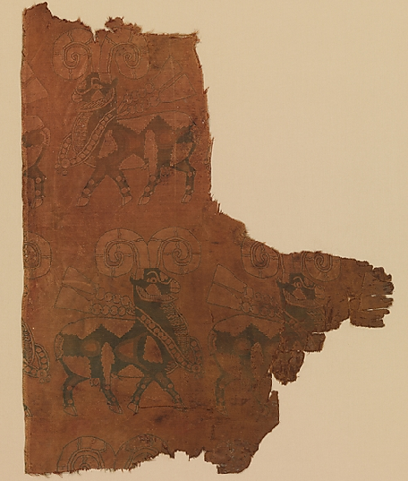 پارچه ی ابریشمی 1400 ساله با نقش قوچ