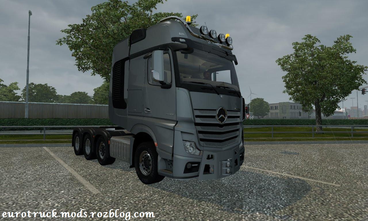 http://s7.picofile.com/file/8245304542/mercedes_mp4_4163_slt_1_22_x_2.jpg