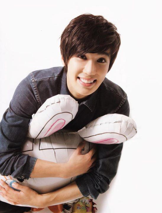 http://s7.picofile.com/file/8245679600/Jung_Min_32_.jpg