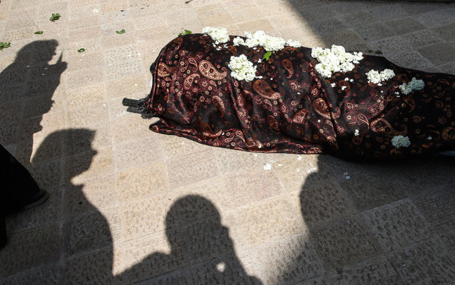 مراسم تشییع پیکر ثریا حکمت