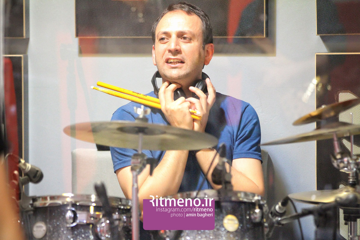 http://s7.picofile.com/file/8249707300/Hamid_Askari_4.jpg