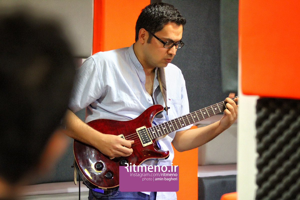 http://s7.picofile.com/file/8249707842/Hamid_Askari_13.jpg