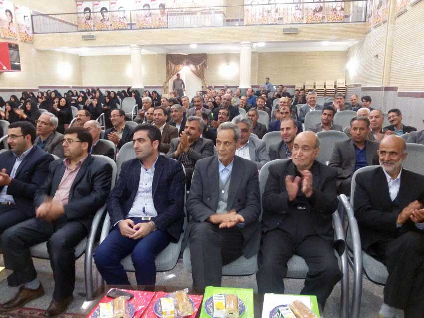 آقای علیرضا زارع قاضیجهانی برای دومین باربه عنوان معلم نمونه شهرستان آذرشهر برگزیده شد 