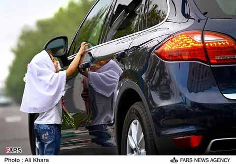 آیینه یزد - حقوق مدیرانی که ماهیانه 60 برابر یک کارگر است فقر شهری 5 برابر شده است