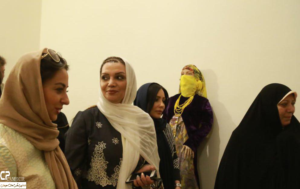 نفیسه روشن در بازديد از موزه پوشاك سلطنتي كاخ سعداباد