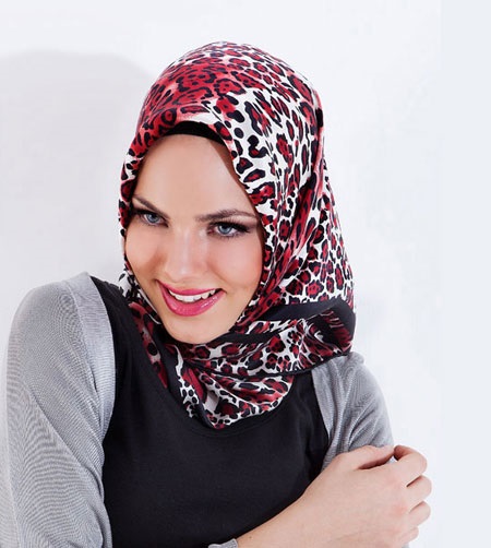 روسری مارک دار زیبا