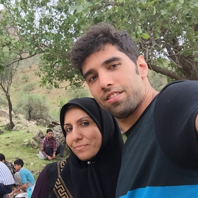 سید محمد موسوی با مادرش