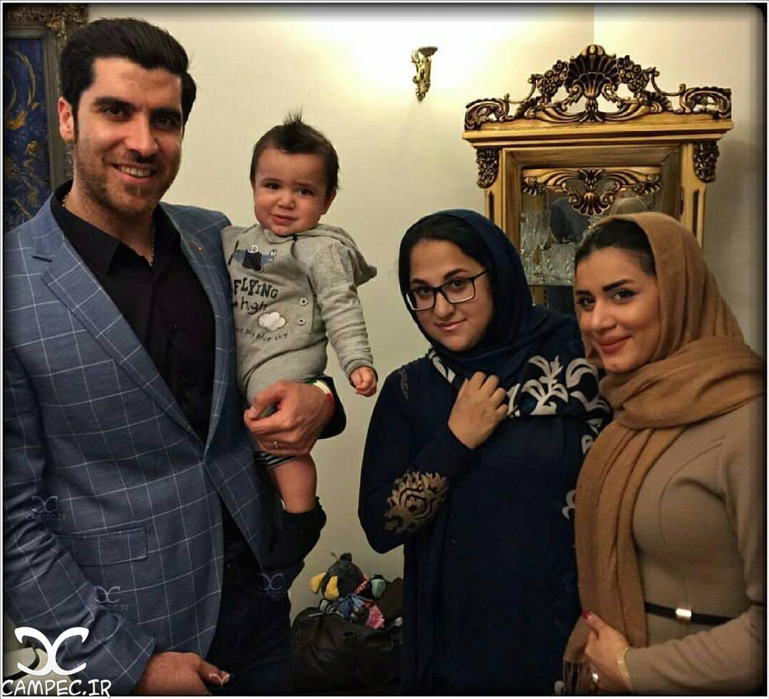عکس شهرام محمودی با همسر و فرزندش