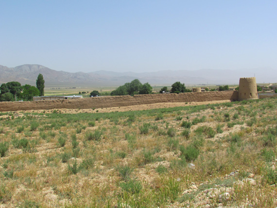 برنامه دهگردشی و دیدار فرماندار گرمه با خانواده شهدا / تصاویر