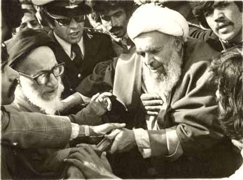 آیینه یزد - شهید آیت‌الله صدوقی و مرحوم آیت‌الله خاتمی با مدارا و دلسوزی مردم را به سمت دین سوق می‌دادند