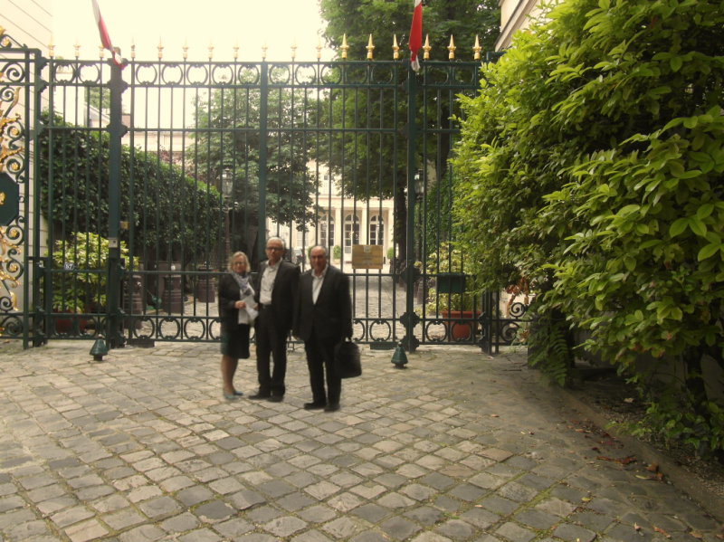  دیدار و گفتگوی سه ساعته هیأتی از جدا شدگان فرقۀ رجوی با معاون سفیر لهستان در پاریس