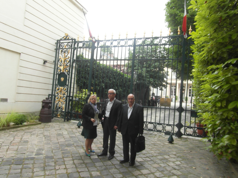 ملاقات سه ساعته هیأتی از جدا شدگان فرقۀ رجوی با معاون سفیر لهستان در پاریس