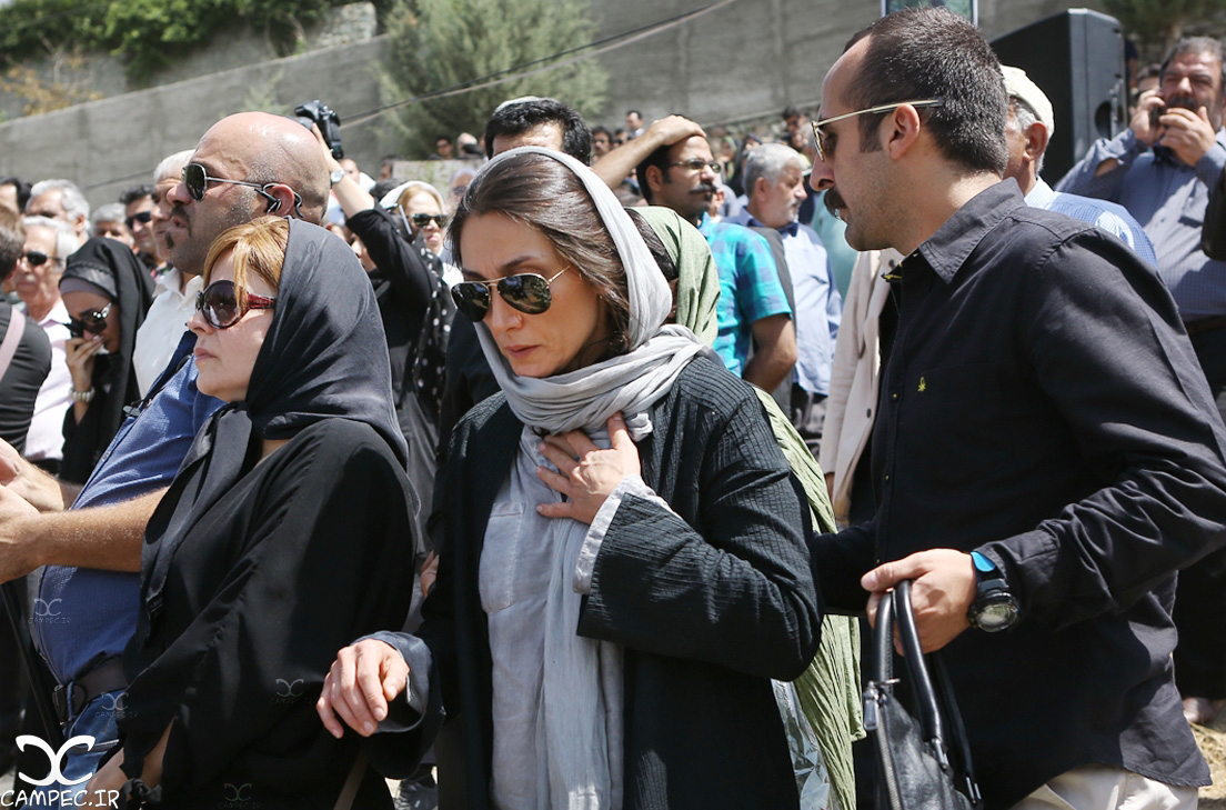 هدیه تهرانی در مراسم خاکسپاری عباس کیارستمی