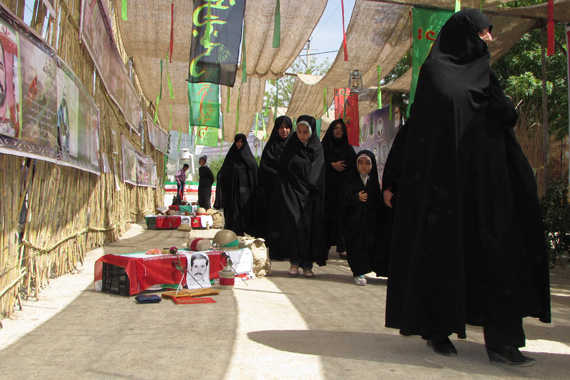 مانتویی‌ها در این شهرستان غریبه‌اند/ گرمه شهرستان زنان چادر+ تصاویر