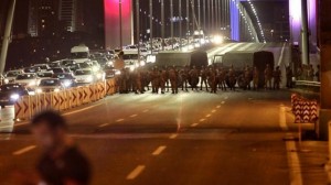 http://s7.picofile.com/file/8260004534/160715204522_istanbul_coup_attempt_640x360_getty_nocredit_300x168.jpg