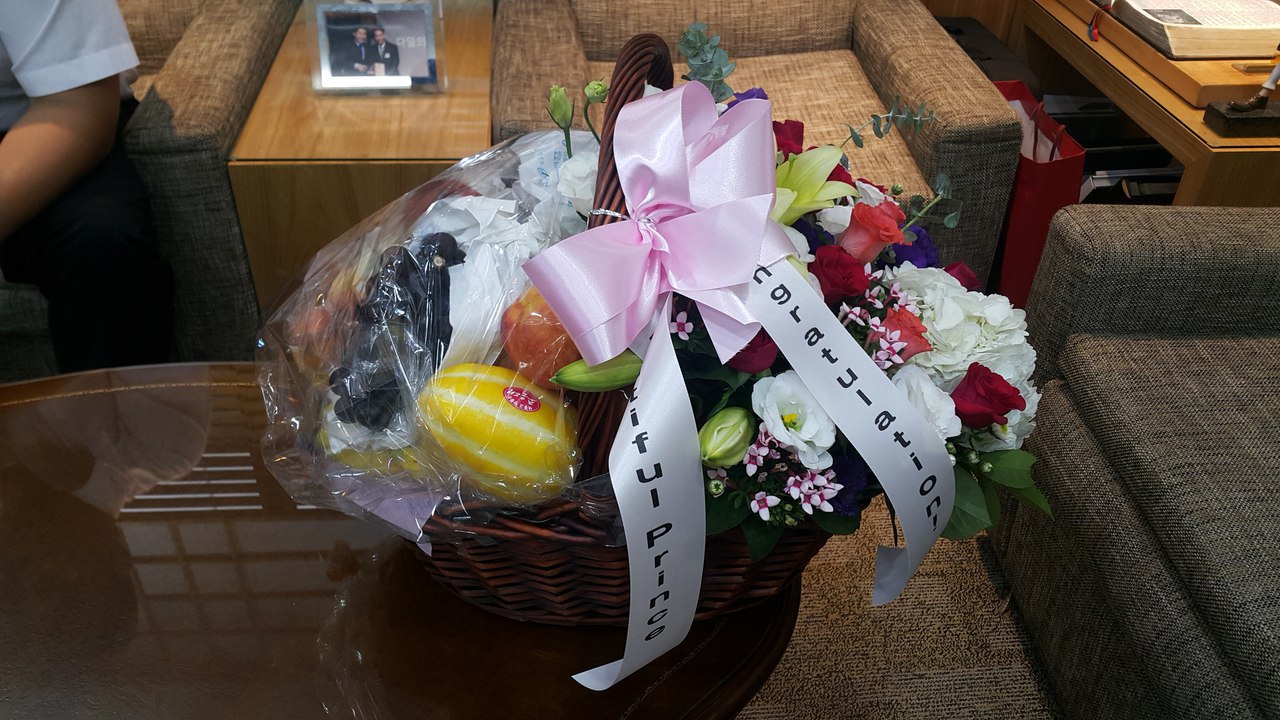 KHJ gift from the Russian fans - Fresh flowers and fruit basket