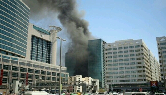 مرکز ابوظبي در آتش سوخت 