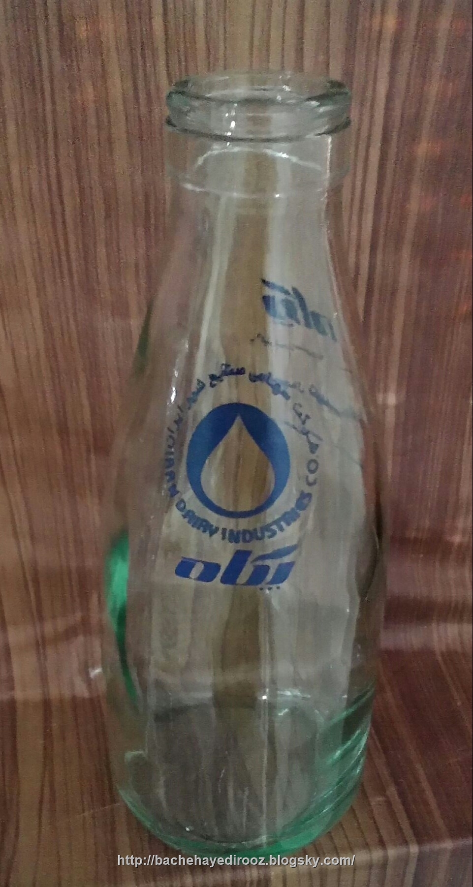 http://s7.picofile.com/file/8265976784/1_63_.jpg