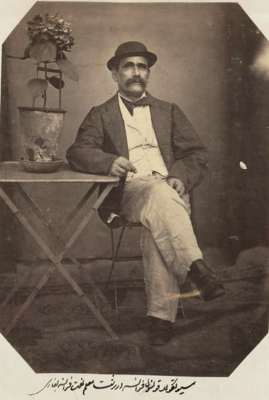 کنسول فرانسه در رشت عکسی در زمان قاجار که توسط علی خان والی گرفته شده است.