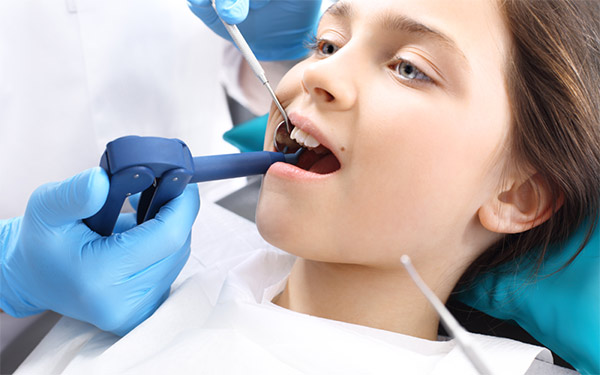 از چه سنی میتوان ایمپلنت دندان کاشت؟