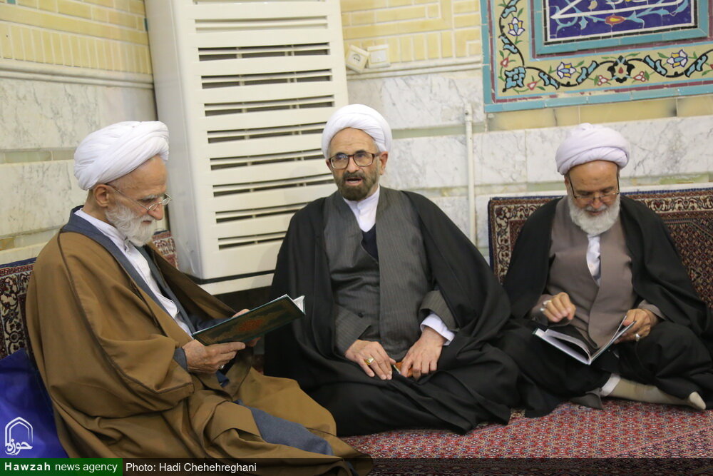 حضور آیة الله ملکا در مراسم تجلیل از مقام علمی استاد پیشکسوت حوزه علمیه قم آیة الله سید صادق فقیه سبزواری در دومین سالگرد رحلت معظم له در مسجد رفعت قم / 30 آبان ماه 1398