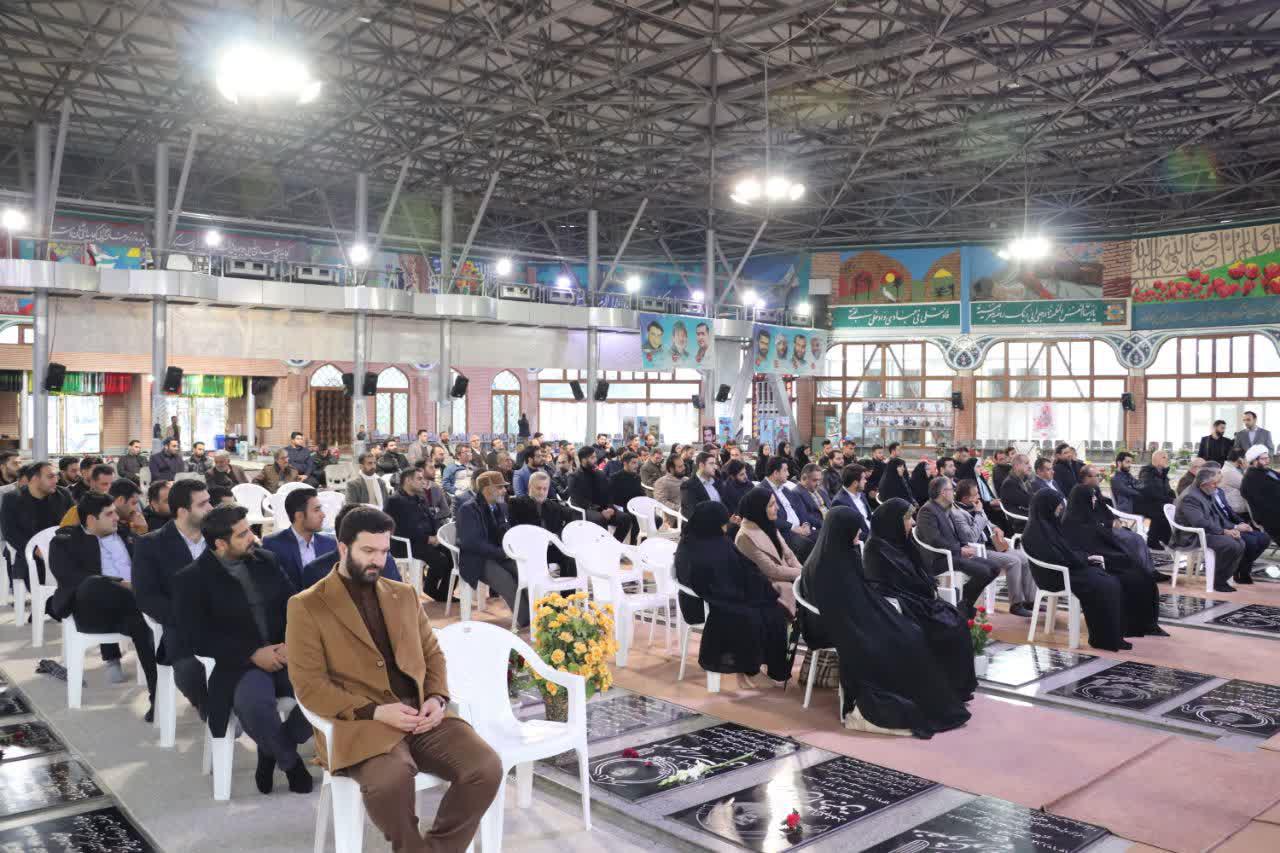 کاندیدای محبوب شهر رشت با آرمانهای امام و شهدا تجدید بیعت کرد/حضور عظمتی در گلزار شهدای رشت 7 photo 2019 12 07 20 04 23