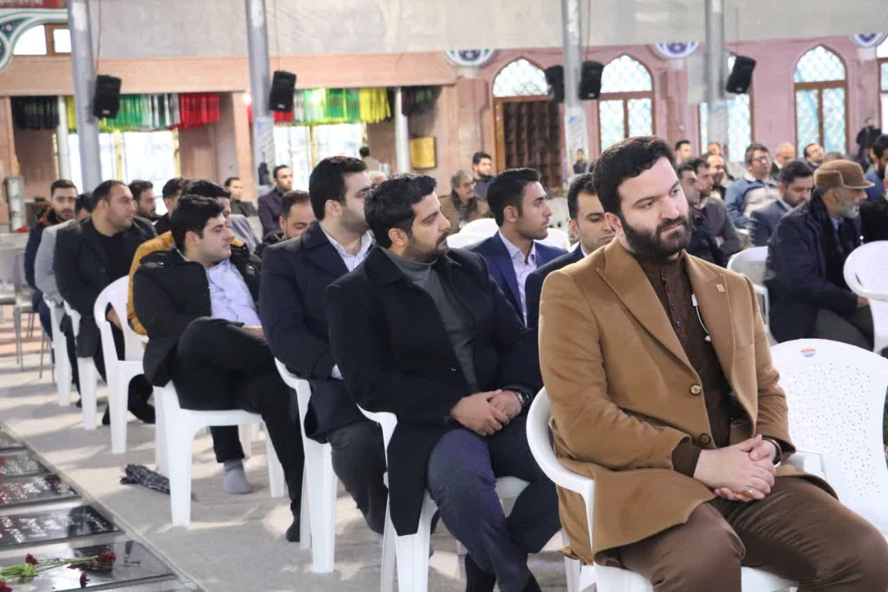 کاندیدای محبوب شهر رشت با آرمانهای امام و شهدا تجدید بیعت کرد/حضور عظمتی در گلزار شهدای رشت 8 photo 2019 12 07 20 04 36