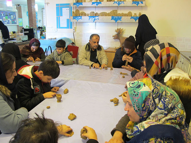 بازدید بچه های با نیازهای  ویژه ( اوتیسم ) از مجتمع فرهنگی هنری سنندج