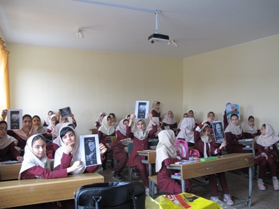 شست كتابخوان مدرسه اي كتابخانه شهداي فرهنگي به مناسبت شهادت سردار سليماني