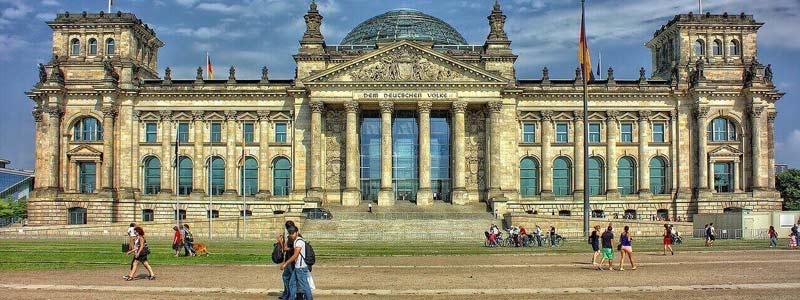 چرا آلمان مکان مناسبی برای تحصیل در خارج از کشور است؟