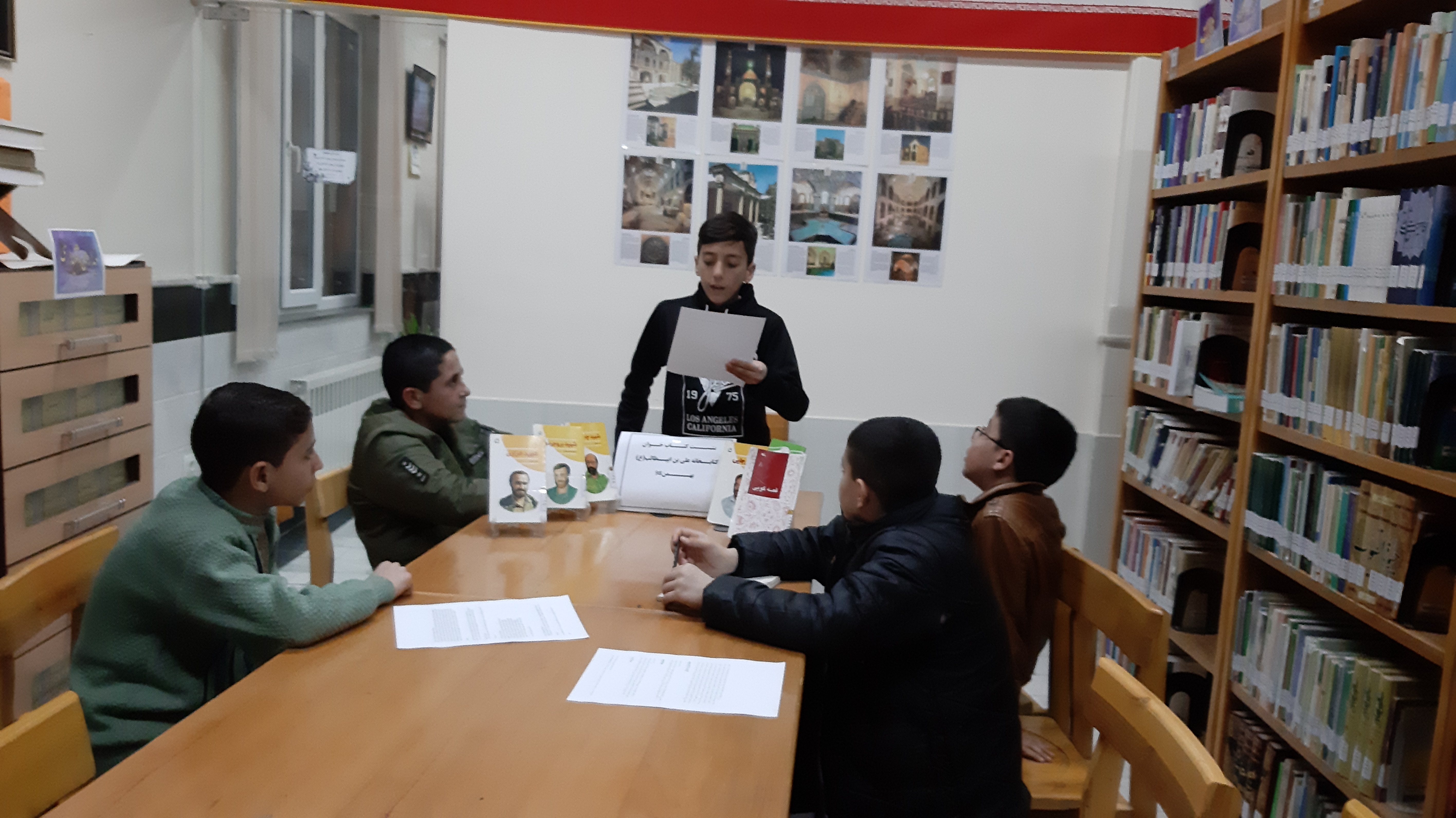 نشست کتاب خوان به مناسبت شهادت حضرت فاطمه(ص)