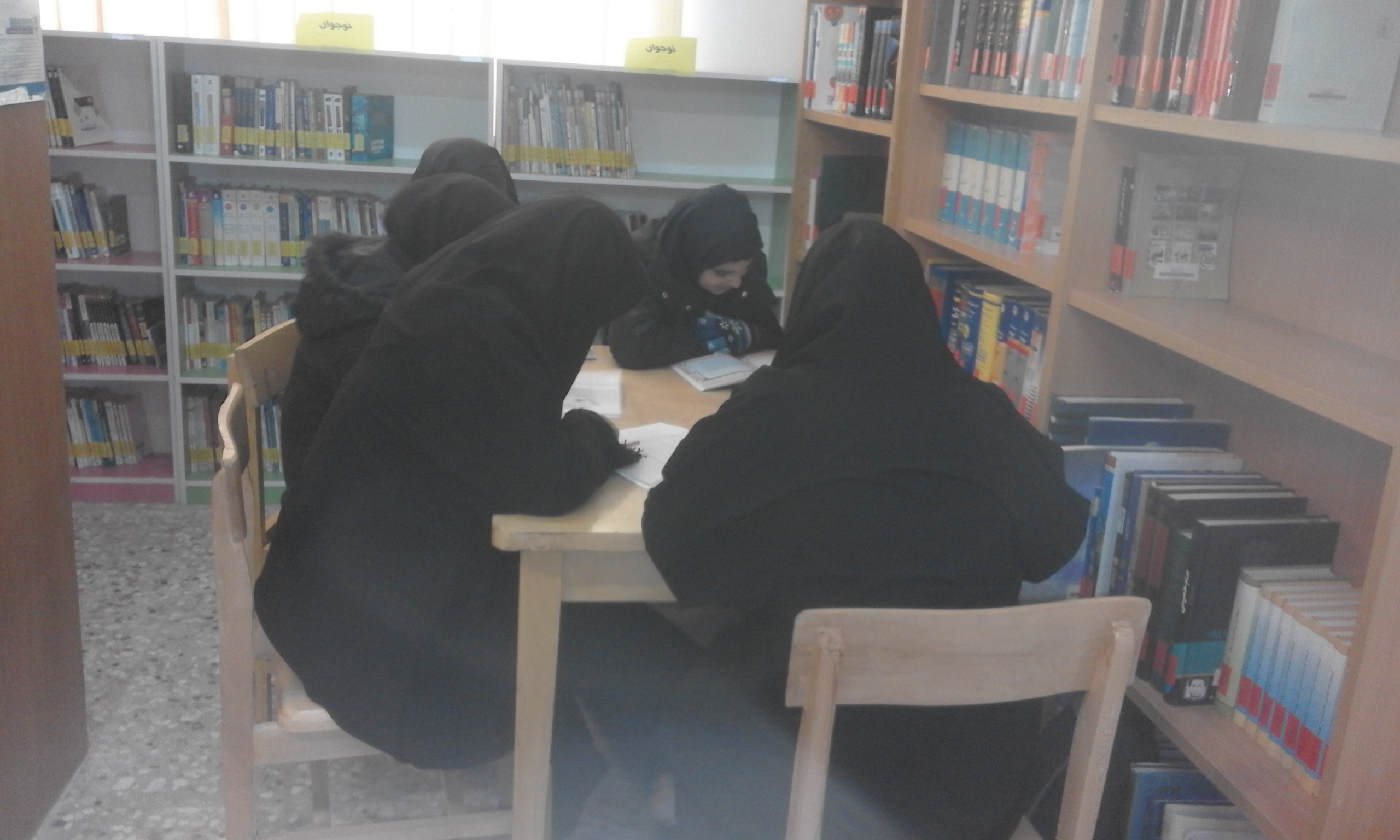 گزارش برگزاری زنگ کتابخوانی ویژه دانش آموزان متوسطه در کتابخانه شهید حسینعلی نوروزی هفته چهارم بهمن 