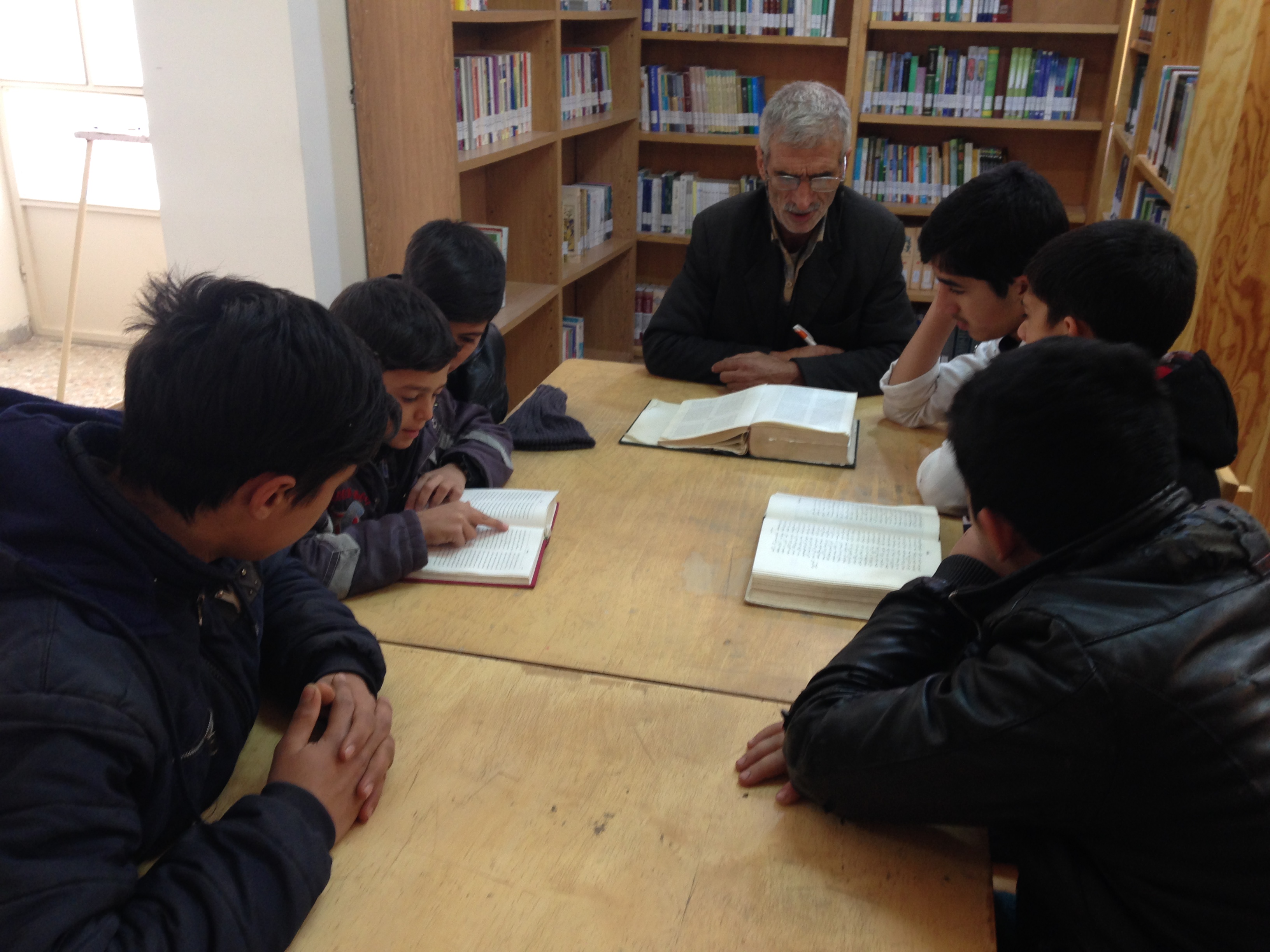 برگزاری کلاس شاهنامه خوانی برای اعضای نوجوان در کتابخانه شهید حسینعلی نوروزی چهارم بهمن ماه 1398