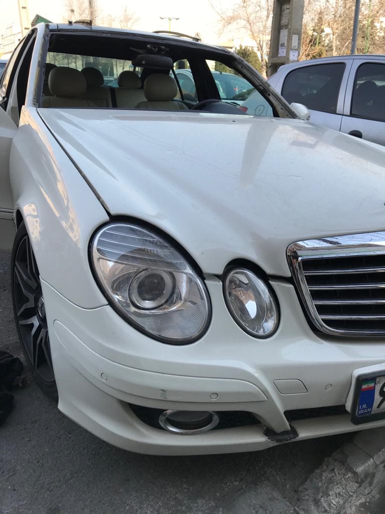 تعویض شیشه جلو بنز e350