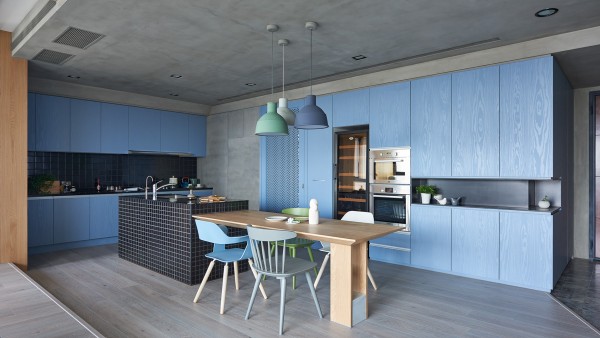 آشپزخانه آبی و چوب